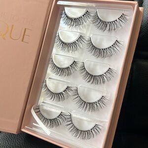 Winkclique Habit Lashes